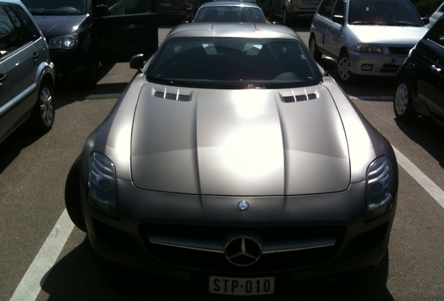 Mercedes-Benz SLS AMG