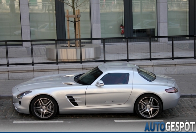 Mercedes-Benz SLS AMG