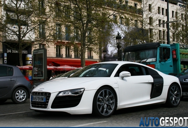 Audi R8 V10