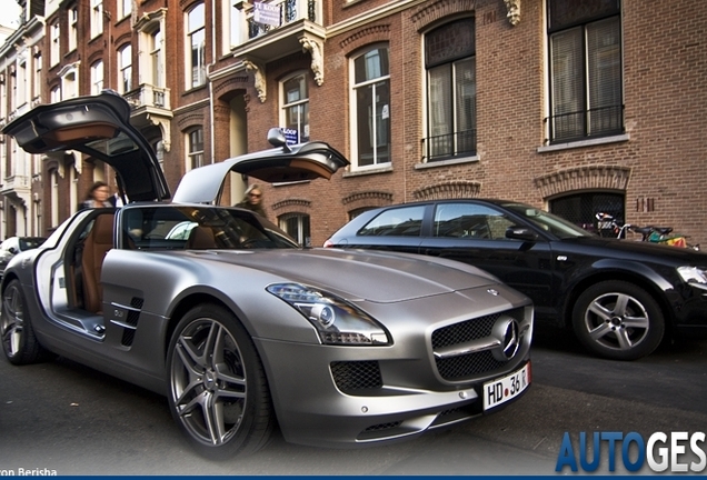 Mercedes-Benz SLS AMG