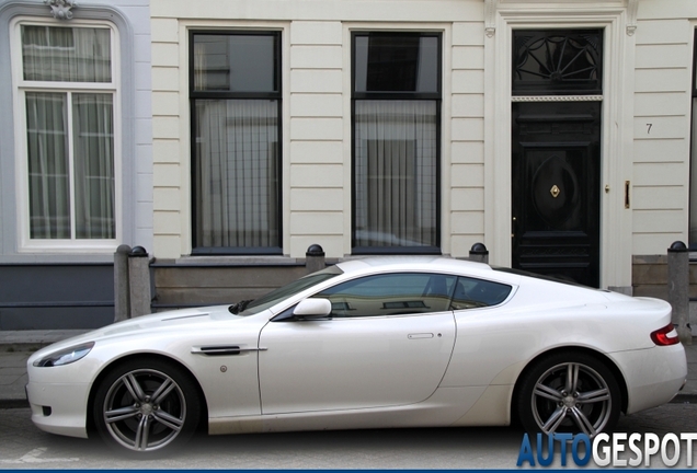 Aston Martin DB9