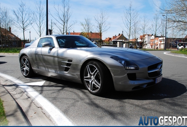 Mercedes-Benz SLS AMG