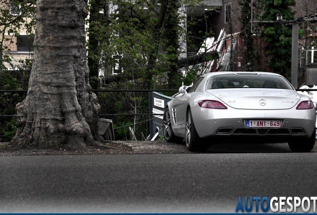 Mercedes-Benz SLS AMG