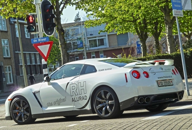 Nissan GT-R