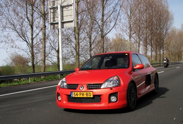 Renault Clio V6 Phase II