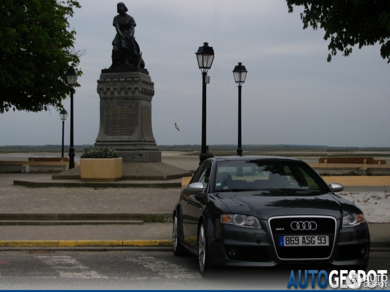 Audi RS4 Sedan