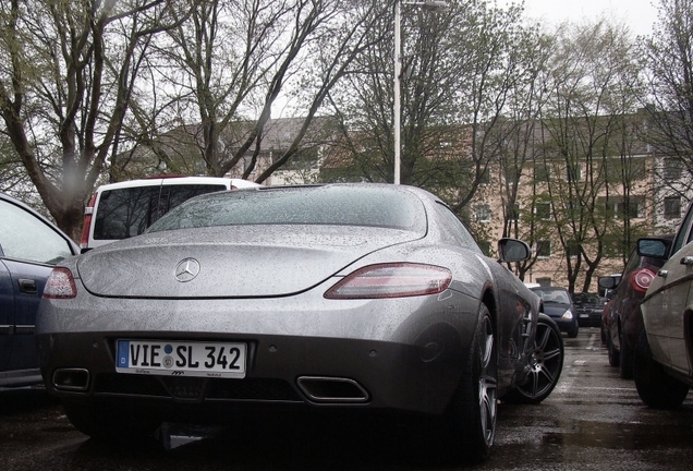 Mercedes-Benz SLS AMG