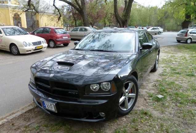 Dodge Charger SRT-8