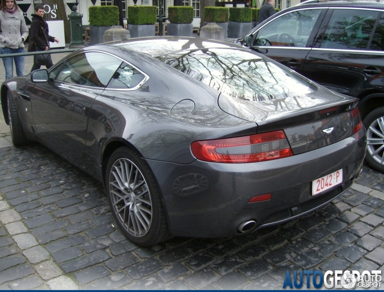 Aston Martin V8 Vantage