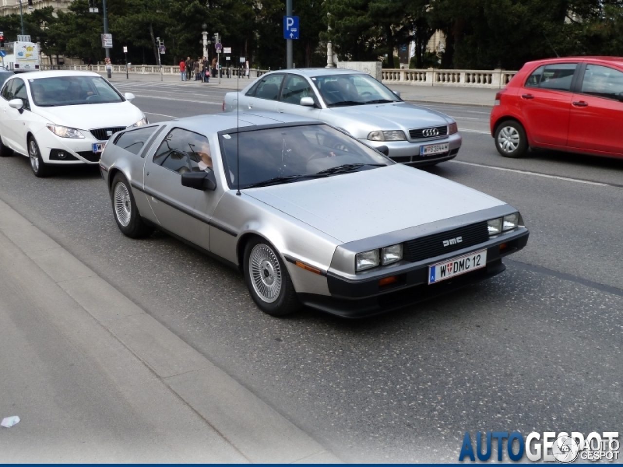 DeLorean DMC-12