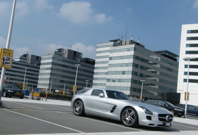 Mercedes-Benz SLS AMG