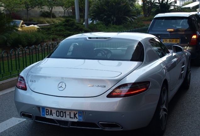 Mercedes-Benz SLS AMG