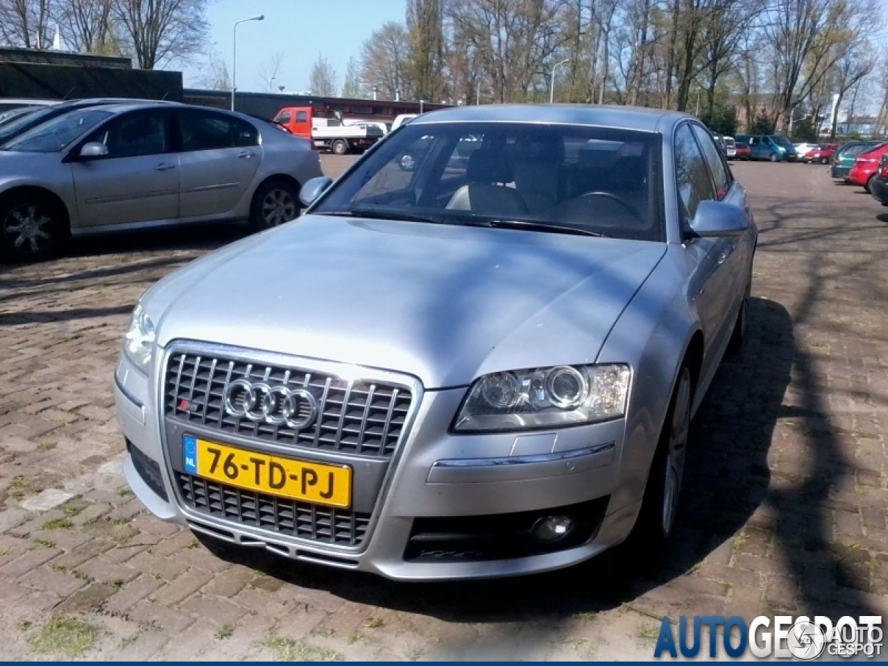 Audi S8 D3