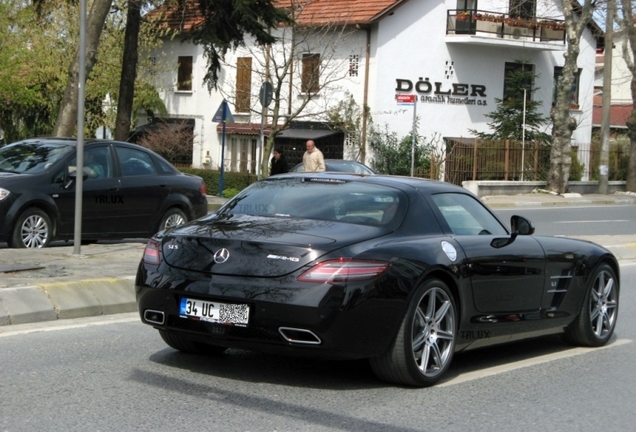 Mercedes-Benz SLS AMG