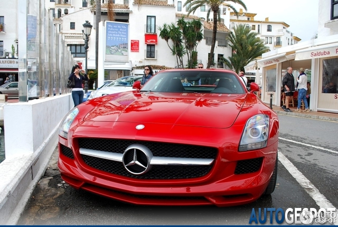 Mercedes-Benz SLS AMG