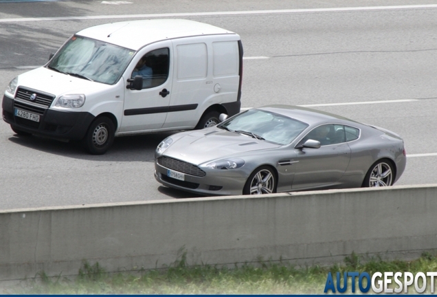 Aston Martin DB9