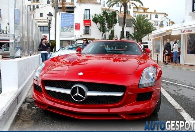 Mercedes-Benz SLS AMG