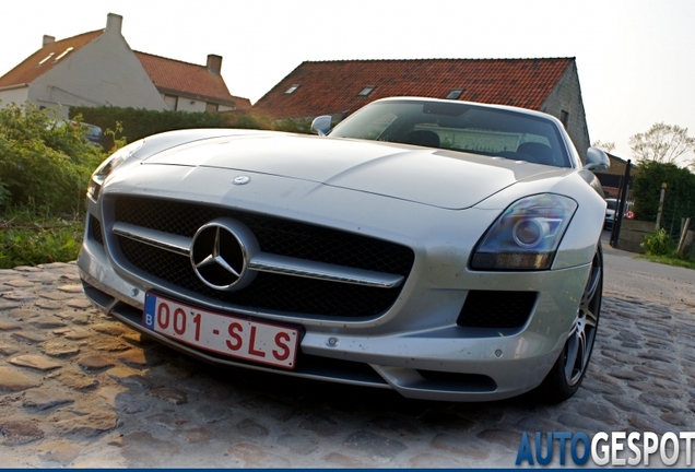 Mercedes-Benz SLS AMG