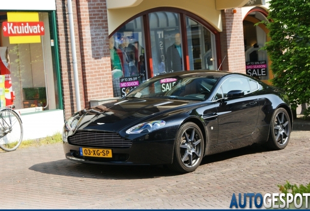 Aston Martin V8 Vantage