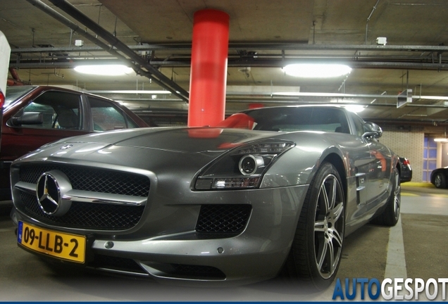 Mercedes-Benz SLS AMG