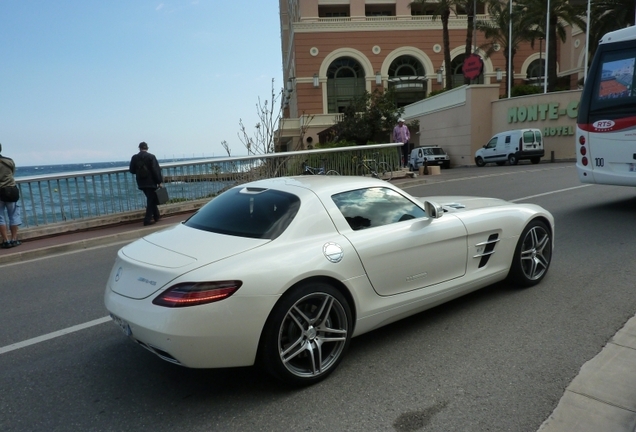 Mercedes-Benz SLS AMG