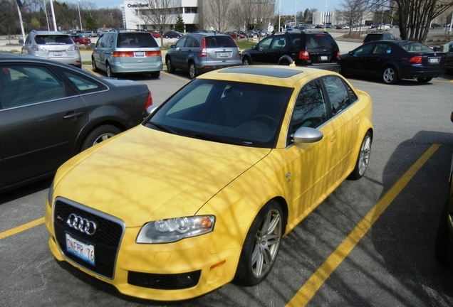 Audi RS4 Sedan