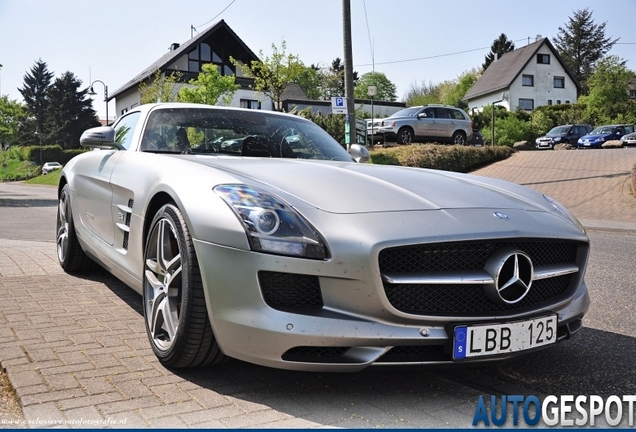 Mercedes-Benz SLS AMG