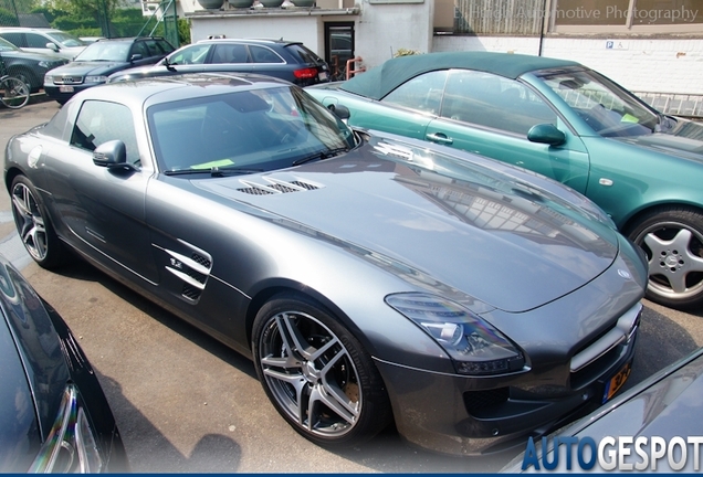 Mercedes-Benz SLS AMG