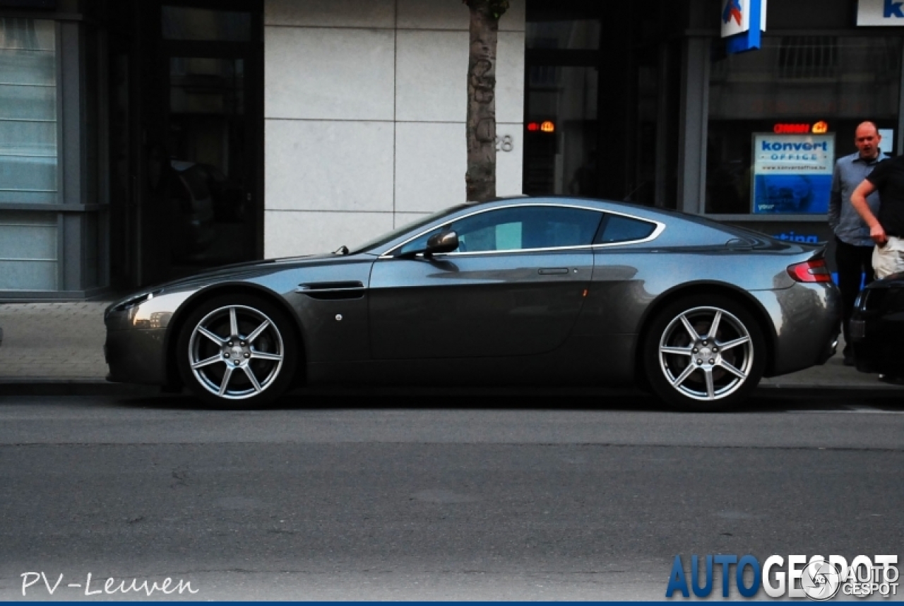 Aston Martin V8 Vantage