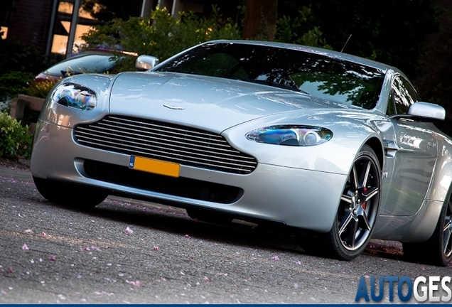 Aston Martin V8 Vantage