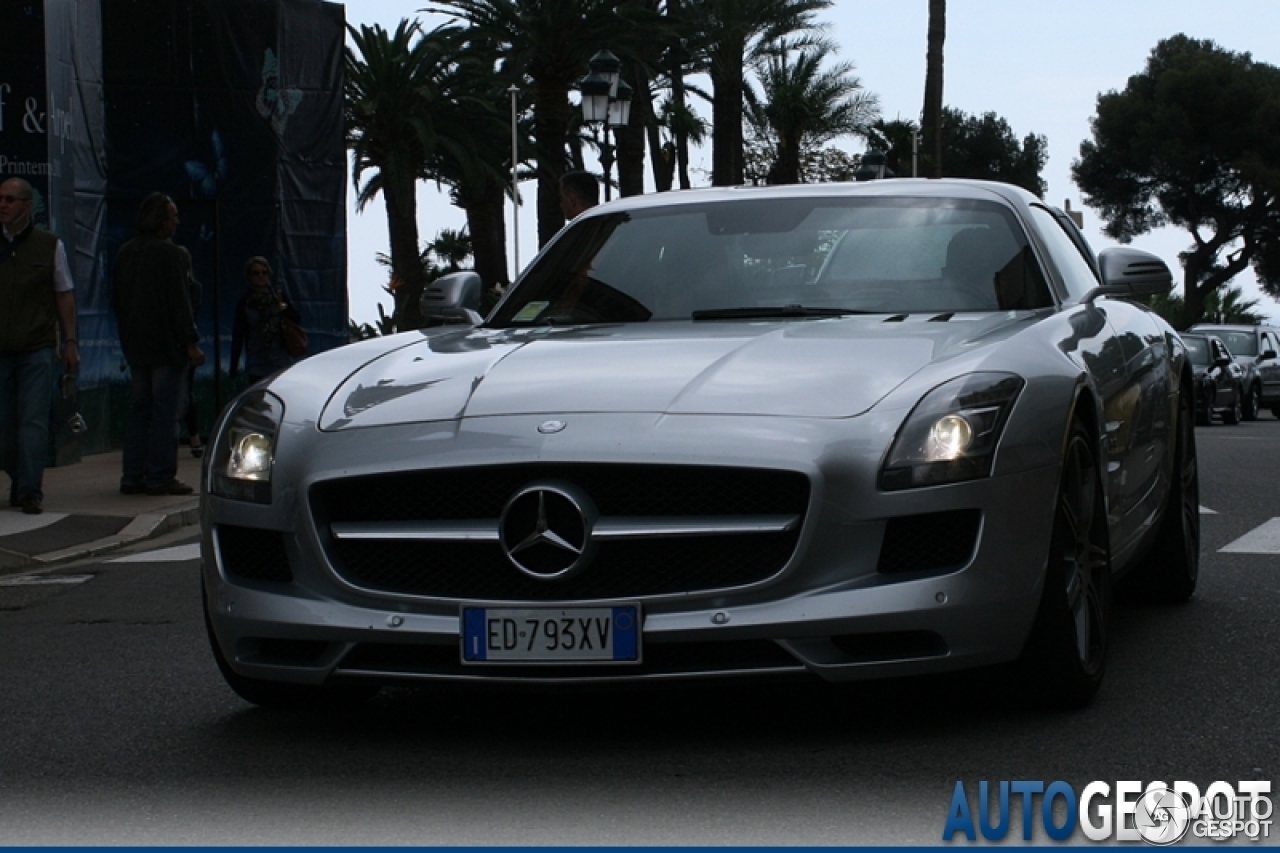 Mercedes-Benz SLS AMG