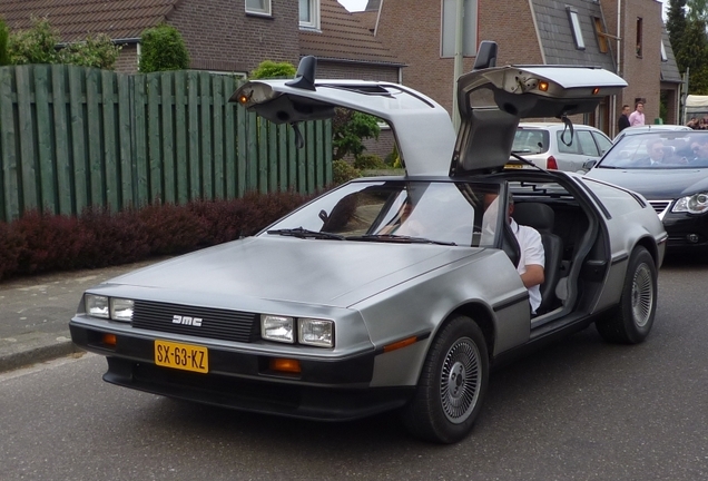 DeLorean DMC-12