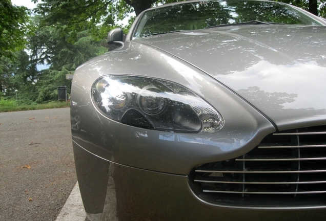 Aston Martin V8 Vantage Roadster