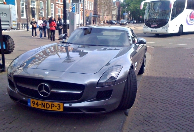 Mercedes-Benz SLS AMG