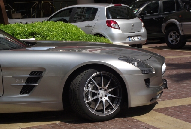 Mercedes-Benz SLS AMG