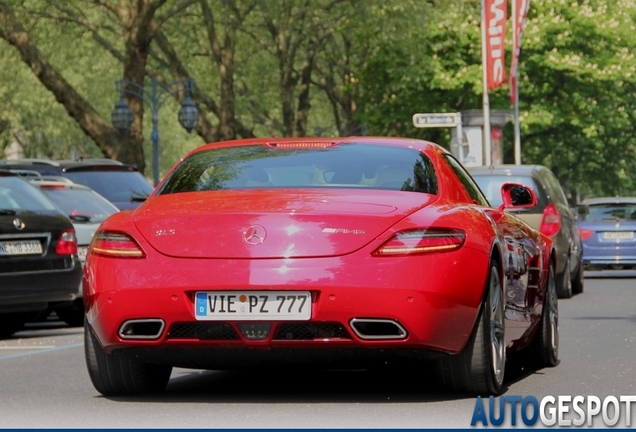 Mercedes-Benz SLS AMG