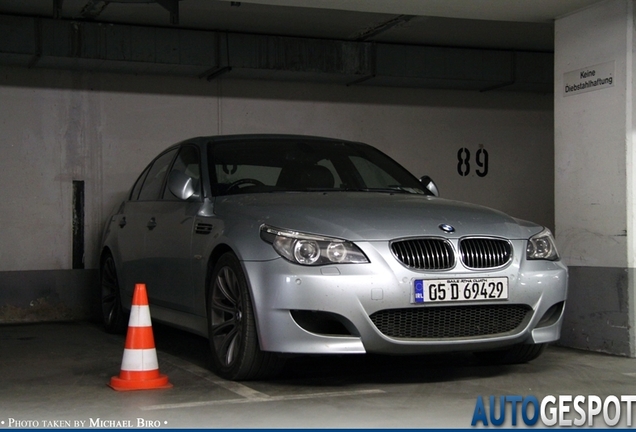 BMW M5 E60 2005