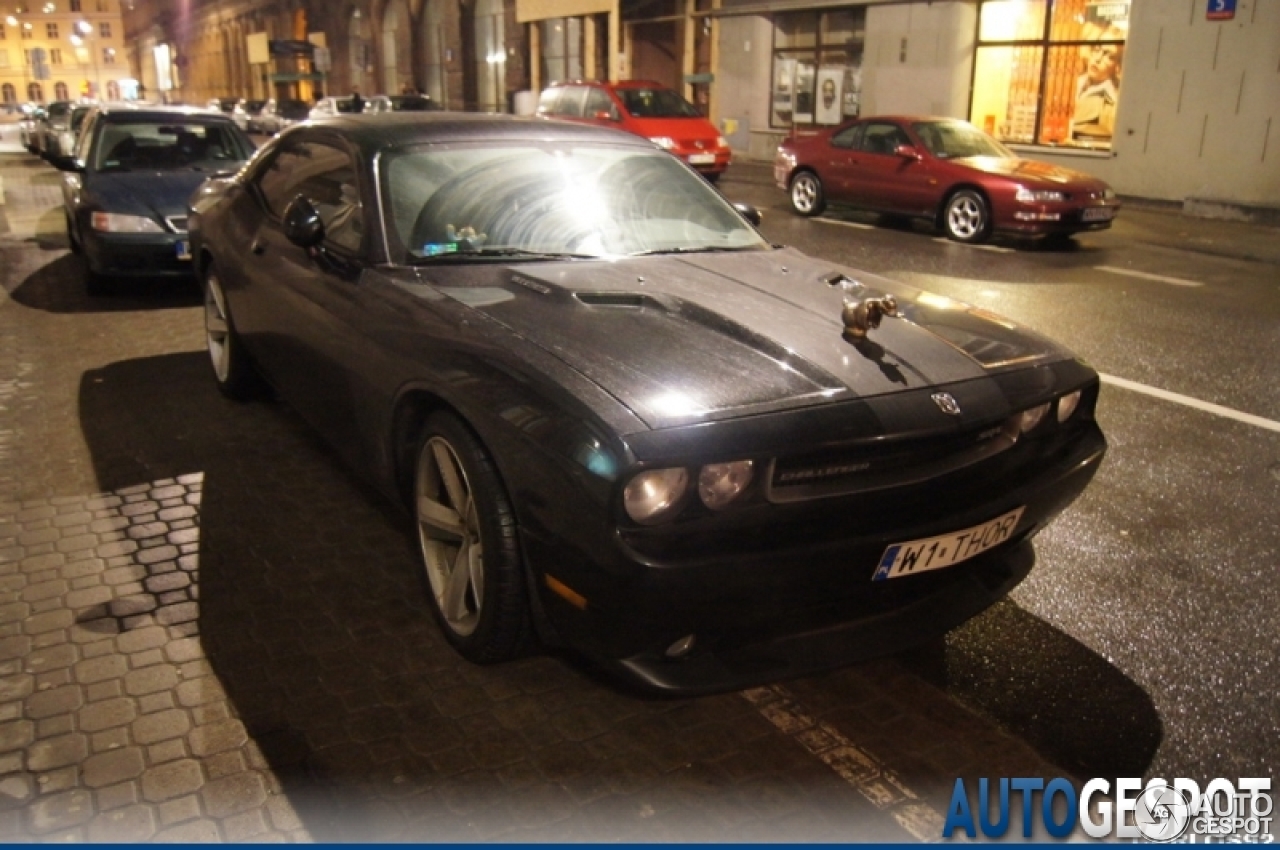 Dodge Challenger SRT-8