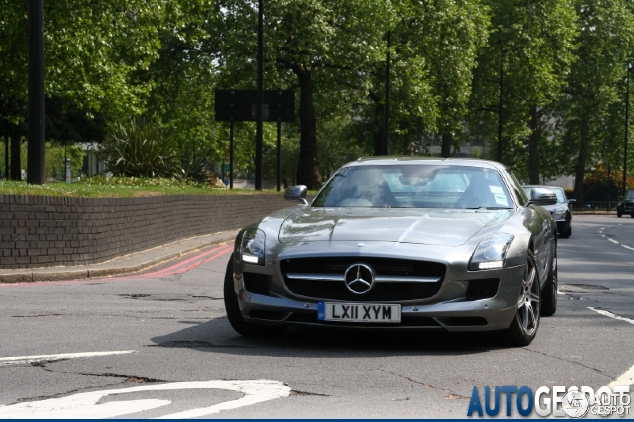 Mercedes-Benz SLS AMG