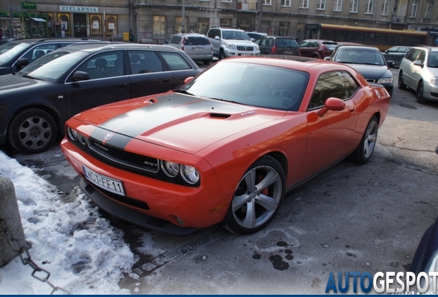 Dodge Challenger SRT-8