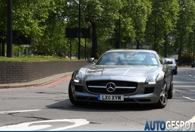 Mercedes-Benz SLS AMG