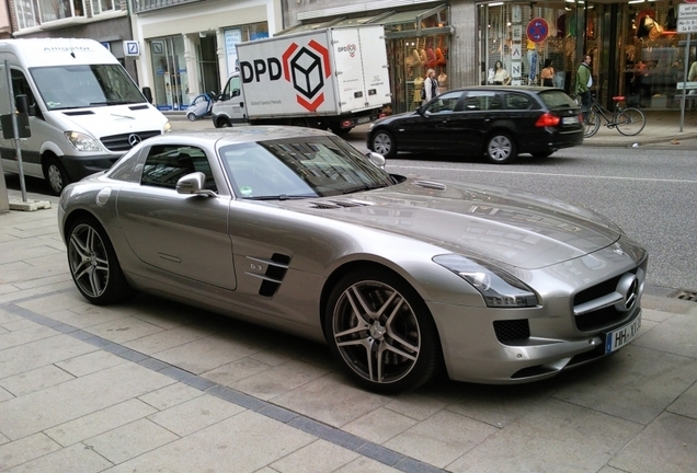 Mercedes-Benz SLS AMG