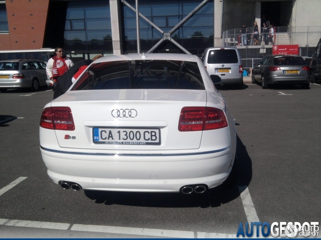 Audi S8 D3