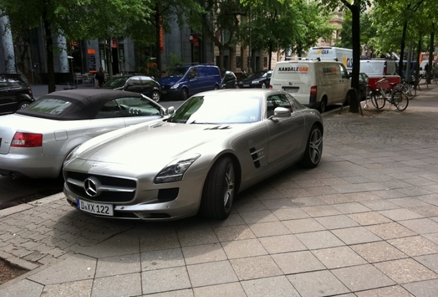 Mercedes-Benz SLS AMG