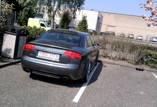 Audi RS4 Sedan