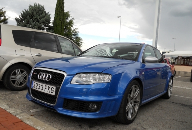 Audi RS4 Sedan