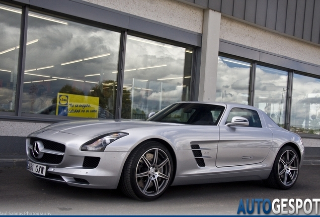 Mercedes-Benz SLS AMG