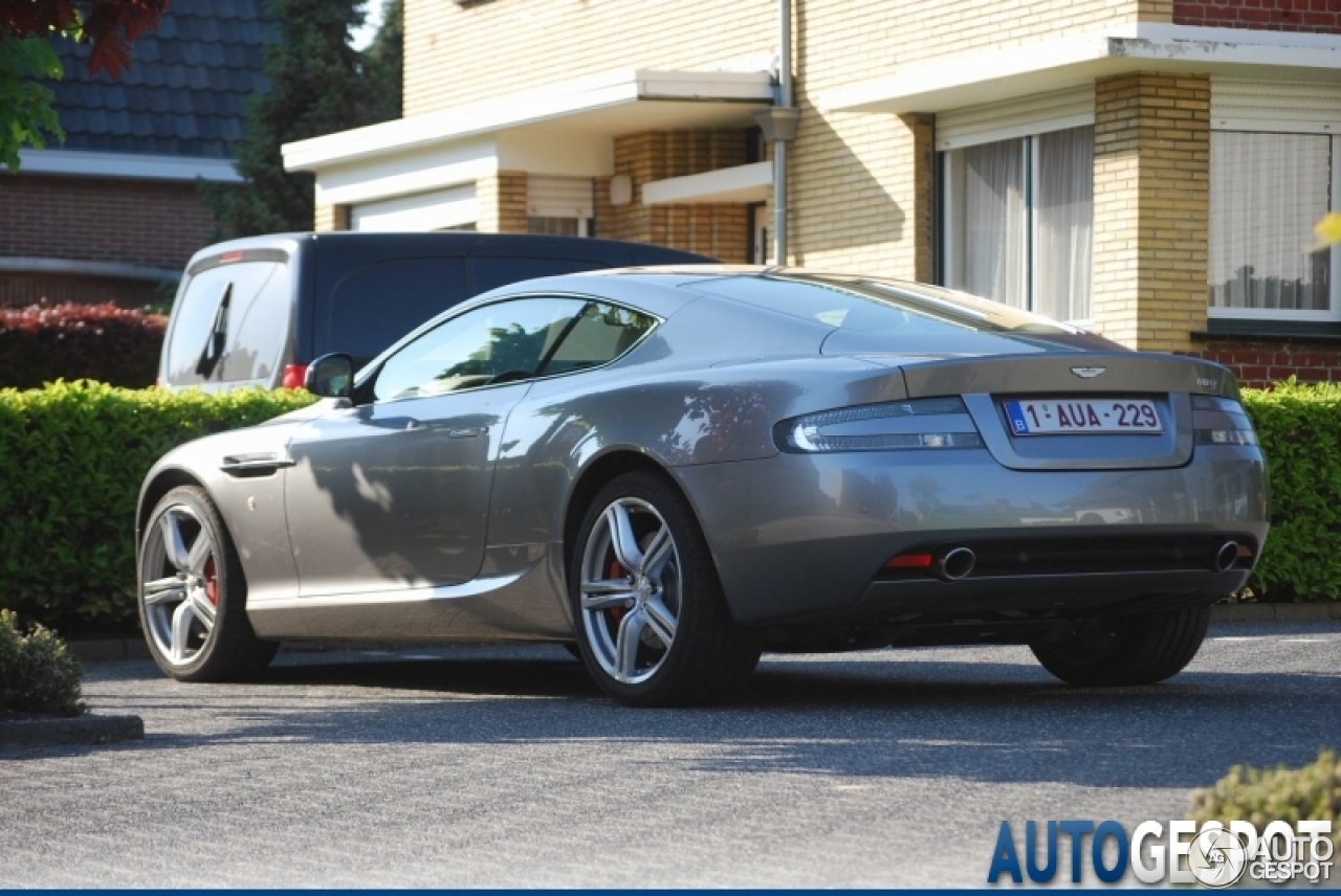 Aston Martin DB9 2010