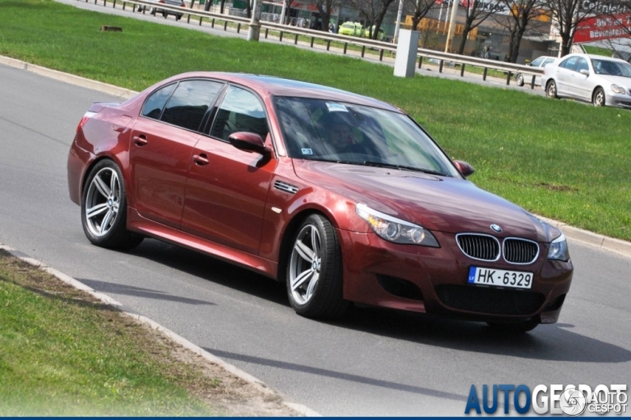 BMW M5 E60 2005