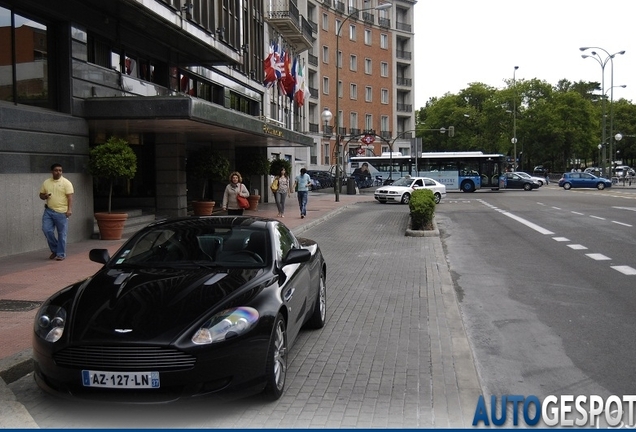 Aston Martin DB9